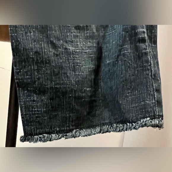 DIESEL Dark Wash Cropped Jeans With Denim Fringe Accents. Women’s Size 26 EUC - Picture 6 of 8